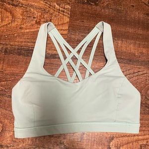 Lululemon Free To B Serene Sports Bra